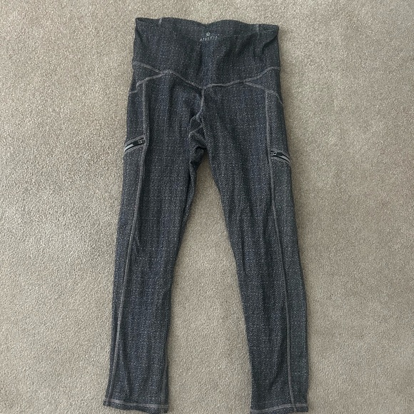 Athleta cropped grey running leggings - Picture 9 of 9